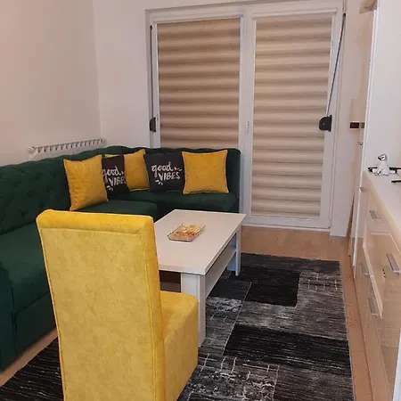 Minimalist Bulevar Apartment *