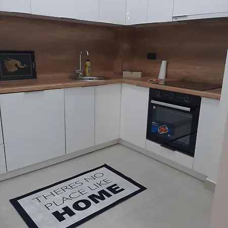 Minimalist Bulevar Apartment *